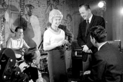 Kuva: Brita Koivunen, Jaakko Salo, Erkki Valaste ja Herbert Katz tv-ohjelman Jazzia vanhassa talossa kuvauksissa. (1961) Markku Vuorela. 