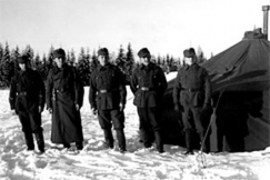 Bild: Eino Nurmi och frontkamrater, YLE, Eino Nurmi 1940