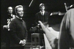 Kuva: Pauli Rsnen ja Raimo Rantasen orkesteri studiossa 1969. YLE kuvanauha.