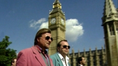 Kuva: Hannu Lumivuori ja Markus Kajo kvelyll Lontoossa (YLE Kuvanauha 1994)