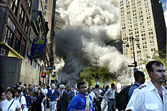 Kuva: Terrori-isku New Yorkissa 11.9.2001. Kuva: AP Graphics Bank.