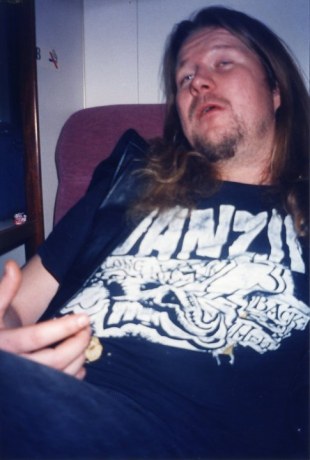 Tässä viaton-Jussi "Lord" Heikkinen ruotsinlaivalla vuonna 1996.