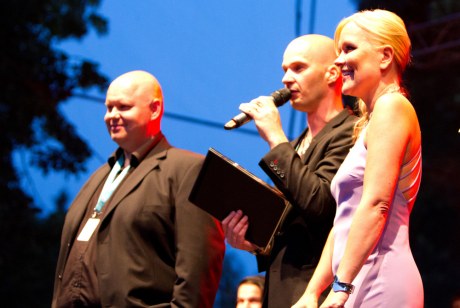 Piia Koriseva sanoitti viime vuoden Tangomarkkinoiden sävellys- ja sanoituskilpailun voittajakappaleen Rakkaus riepottaa.