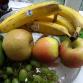 Keittiössäni on aina omenoita. Kuva on Berliinin keittiöstäni: kaikki kuvan hedelmät ovat luomua. 