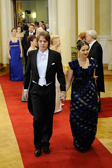 Johanna Sumuvuori ja Jarkko Jokelainen Linnassa 6.12.2010. Kuva: Yle