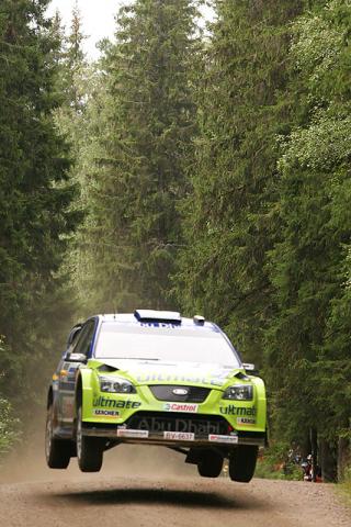 Hirvonen vauhdissa