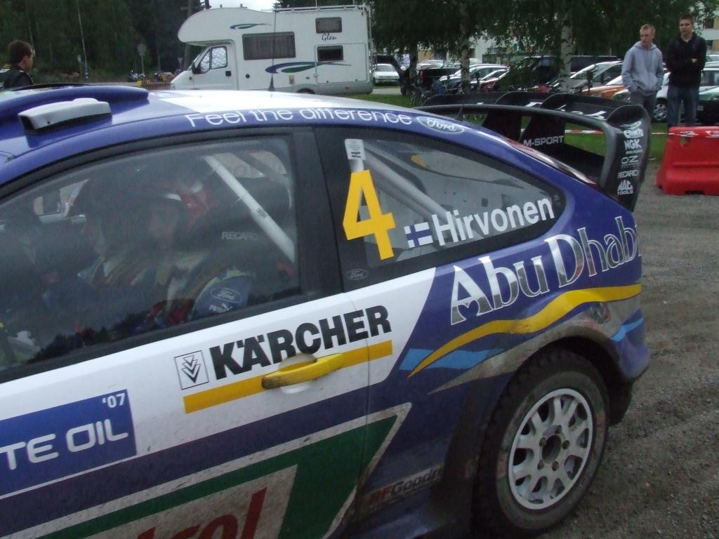 Hirvonen laajavuoressa