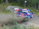 WRC korkealla Ouninpohjan keltaisella talolla